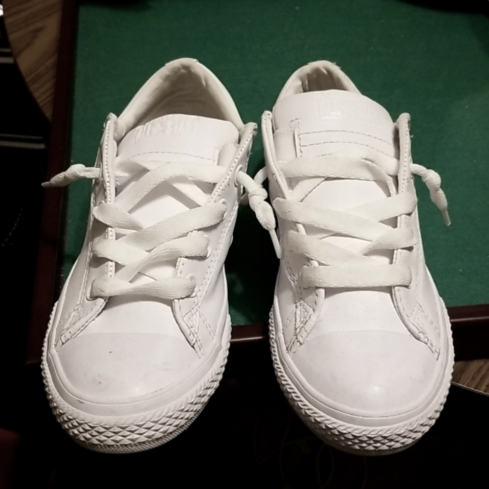 Boys low‎ top converse